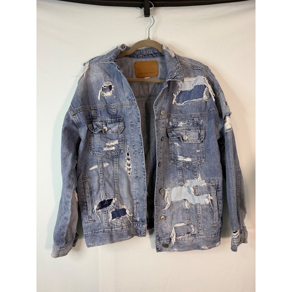 American Eagle Distressed Patched Denim Trucker‎ Jacket Medium Wash Small